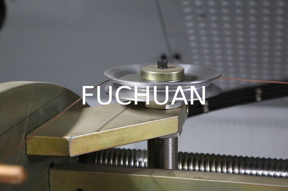 堅牢な素材で設計されたダブルツイストバンチングマシン、カーボンファイバーボウと精密トラバースによる耐久性のあるワイヤストランディング